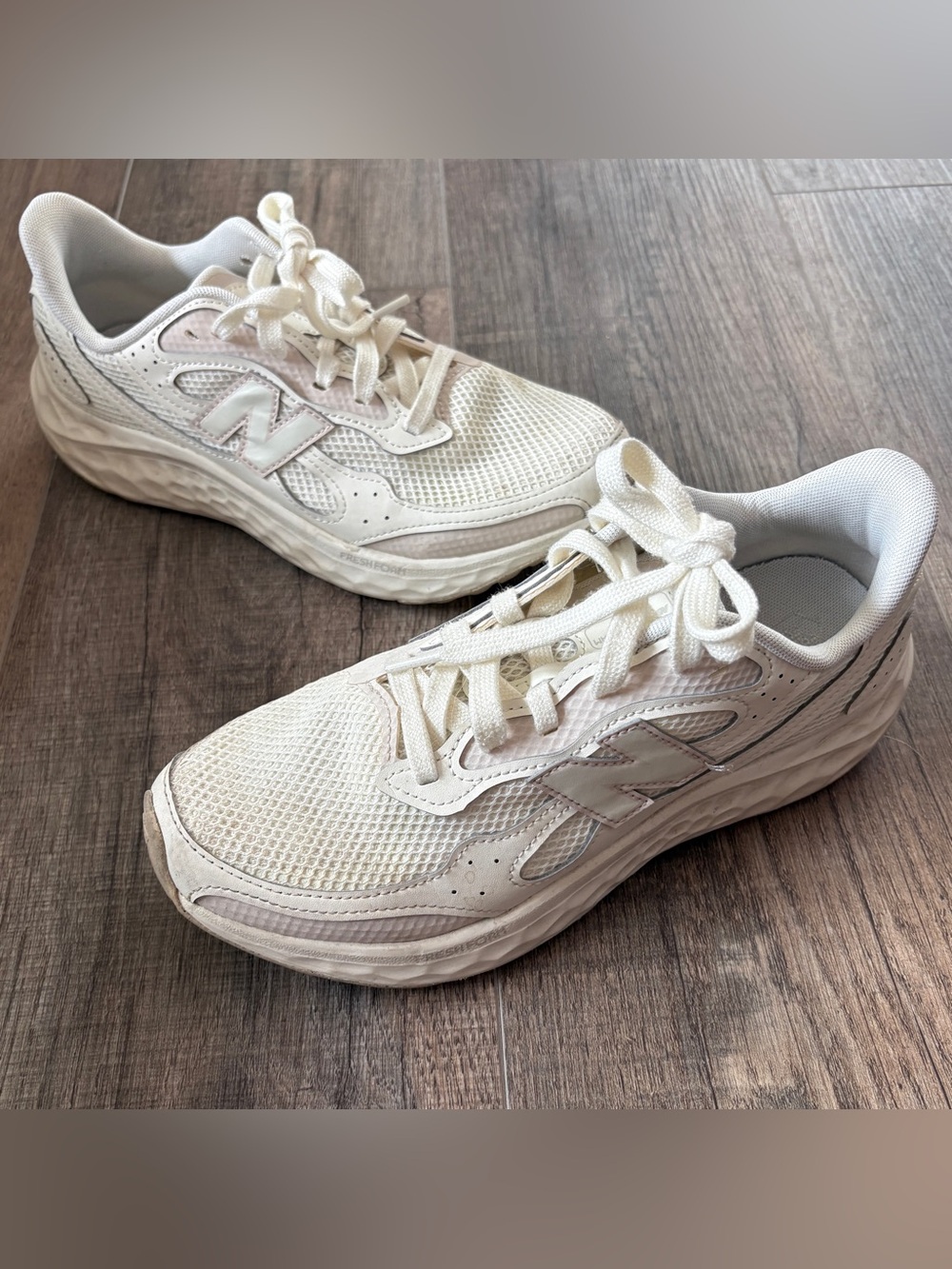 New Balance Fresh Foam Arishi V4 Women’s Size 9 White Running Shoes Sneakers